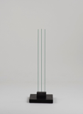 Drahtplastik, 1966, Draht, Holz, Farbe,  55 x 18 x 18 cm